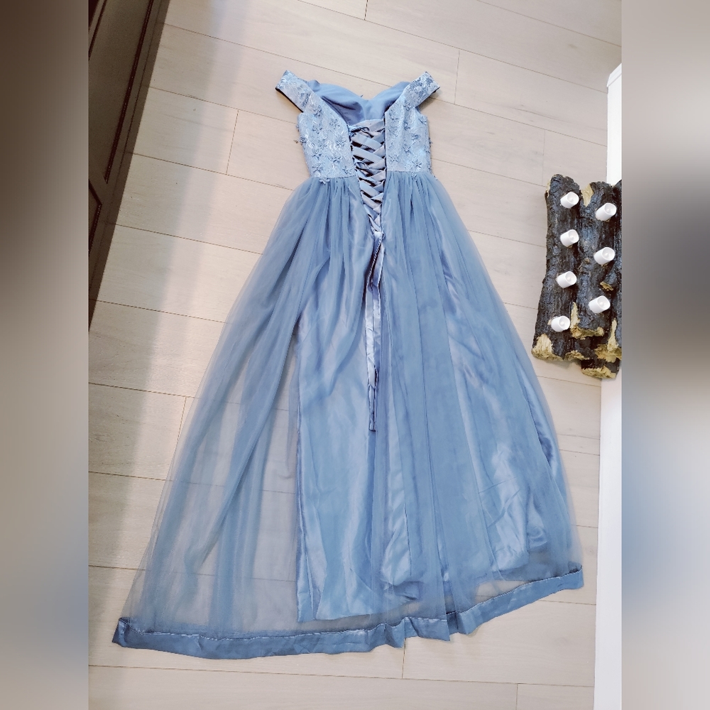 Dress - Picture 2 of 2
